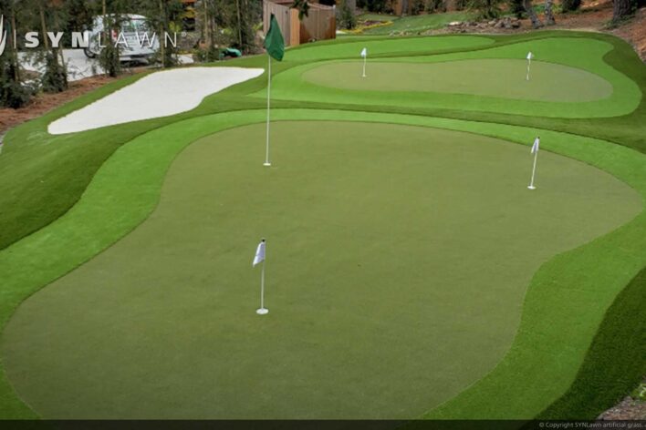 image of SYNLawn Ottawa CA golf artificial grass for putting greens with slopes