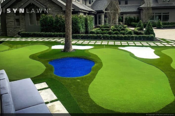 image of SYNLawn Ottawa CA residential frontyard golf putting greens